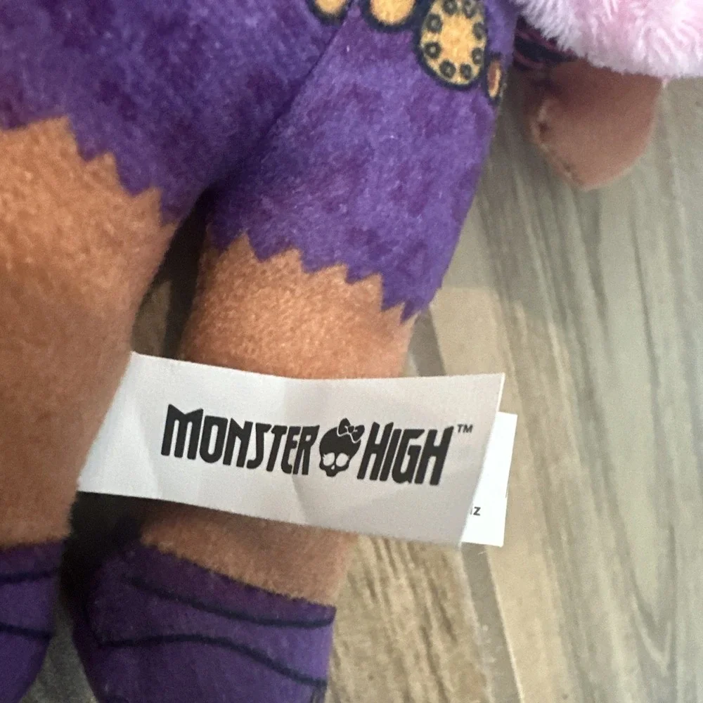 Monster High: Clawdeen Wolf plushie‎
